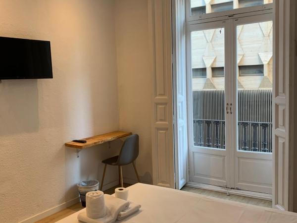 Star Home : photo 3 de la chambre chambre double avec balcon