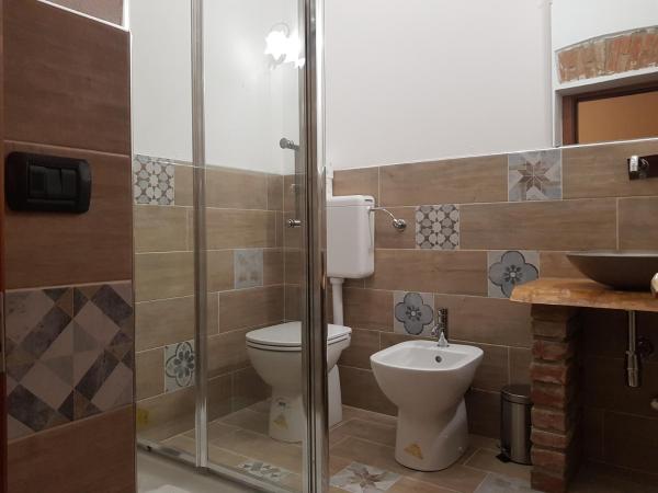 La Fornasetta : photo 9 de la chambre chambre double ou lits jumeaux avec salle de bains