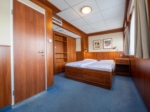Grand Jules - Boat Hotel : photo 1 de la chambre cabine de bateau double standard