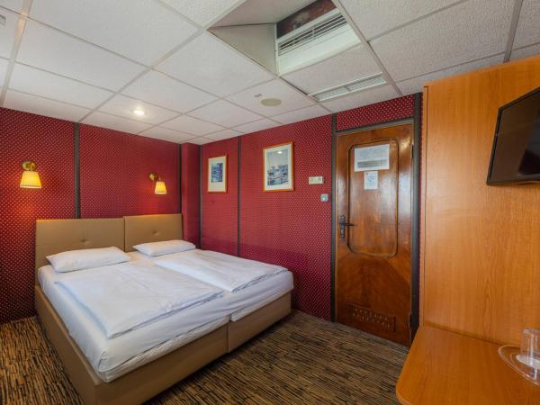 Grand Jules - Boat Hotel : photo 2 de la chambre cabine de bateau double standard