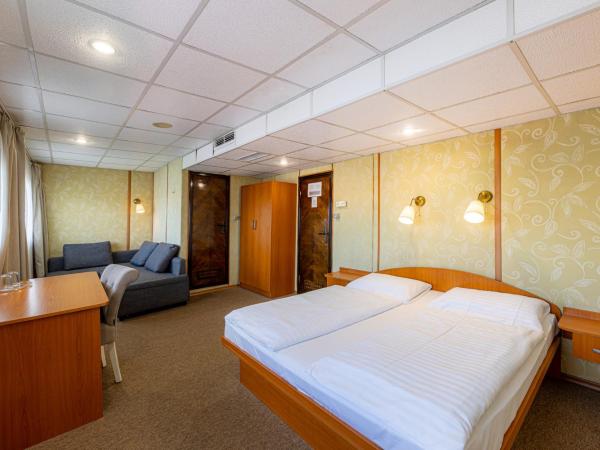 Grand Jules - Boat Hotel : photo 5 de la chambre cabine familiale dans un bateau