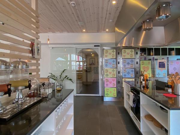 GRAND your home with common kitchens with self check-in : photo 8 de la chambre chambre triple avec salle de bains