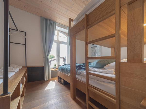 GRAND your home with common kitchens with self check-in : photo 9 de la chambre chambre familiale avec salle de bains privative