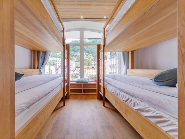 GRAND your home with common kitchens with self check-in : photo 10 de la chambre chambre familiale avec salle de bains privative