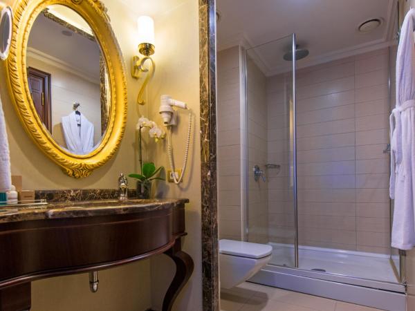 Elite World Istanbul Taksim : photo 5 de la chambre suite junior avec lit queen-size