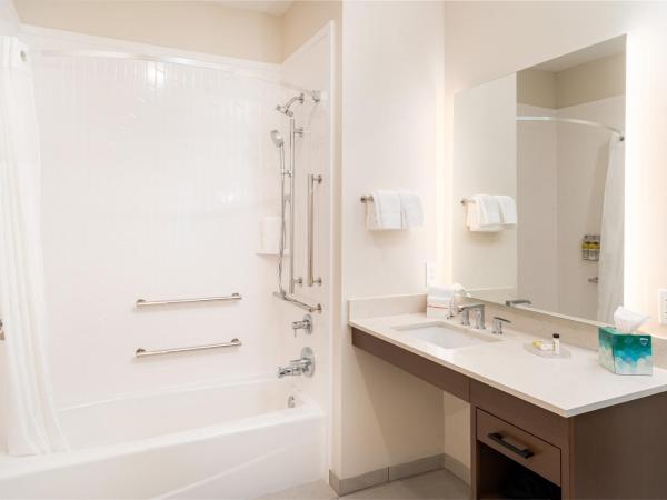 Staybridge Suites - Nashville - Vanderbilt, an IHG Hotel : photo 1 de la chambre queen suite with two queen beds and mobility accessible bathtub - non-smoking