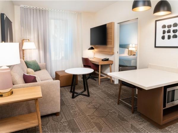 Staybridge Suites - Nashville - Vanderbilt, an IHG Hotel : photo 3 de la chambre queen suite with two queen beds and mobility accessible bathtub - non-smoking