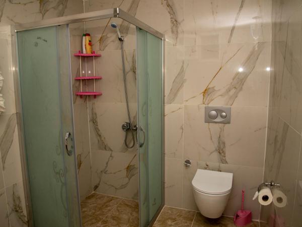 Sinter Terasse House Hotel : photo 5 de la chambre chambre quadruple - vue sur jardin