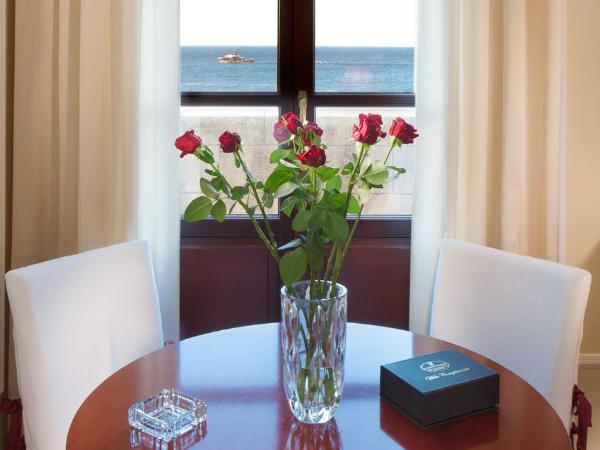 Grande Albergo Delle Rose : photo 4 de la chambre suite lit queen-size – vue sur mer