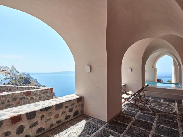 Villa Bordeaux : photo 2 de la chambre suite terra avec petite piscine privée - vue sur caldeira