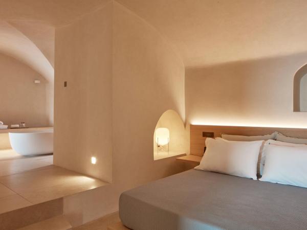 Villa Bordeaux : photo 1 de la chambre suite aqua avec petite piscine privée - vue sur caldeira