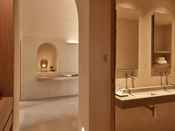 Villa Bordeaux : photo 3 de la chambre suite terra avec petite piscine privée - vue sur caldeira