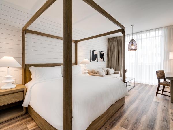 Boulan South Beach : photo 2 de la chambre penthouse lit king-size avec balcon - vue sur océan