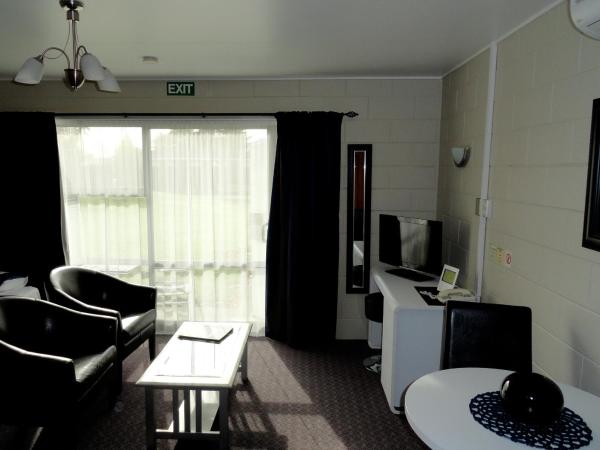 Aarburg Airport Motel : photo 8 de la chambre studio queen avec terrasse