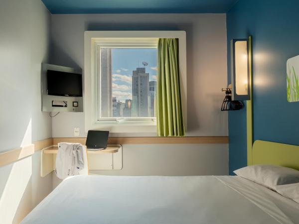 ibis budget BH Afonso Pena Savassi : photo 3 de la chambre appartement avec lit double