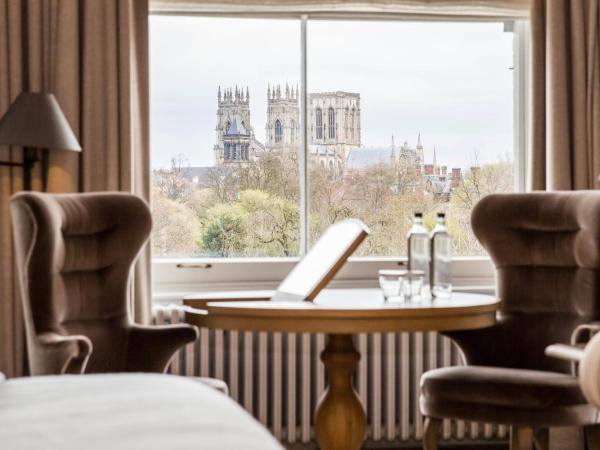 Principal York : photo 7 de la chambre suite junior