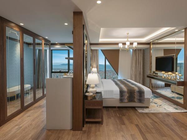 Elite World Grand Istanbul Küçükyalı : photo 2 de la chambre suite présidentielle lit king-size