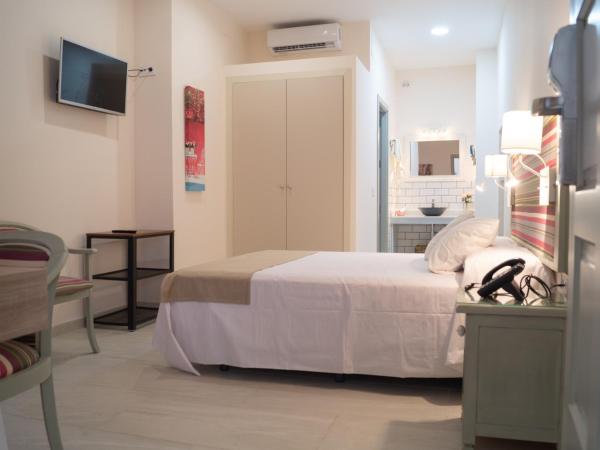Hospedería Baños Arabes de Córdoba Dos : photo 6 de la chambre chambre double avec 2 heures d'accès gratuit au spa