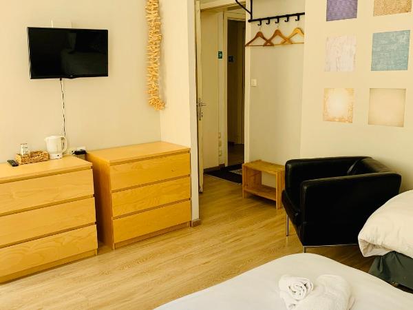 Hotel Du Parlement : photo 8 de la chambre chambre triple