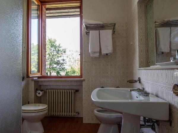 Agriturismo i Quercioli : photo 2 de la chambre chambre lits jumeaux avec salle de bains