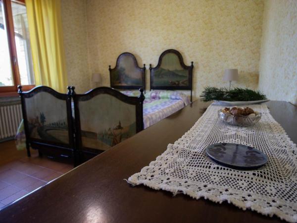 Agriturismo i Quercioli : photo 3 de la chambre chambre lits jumeaux avec salle de bains