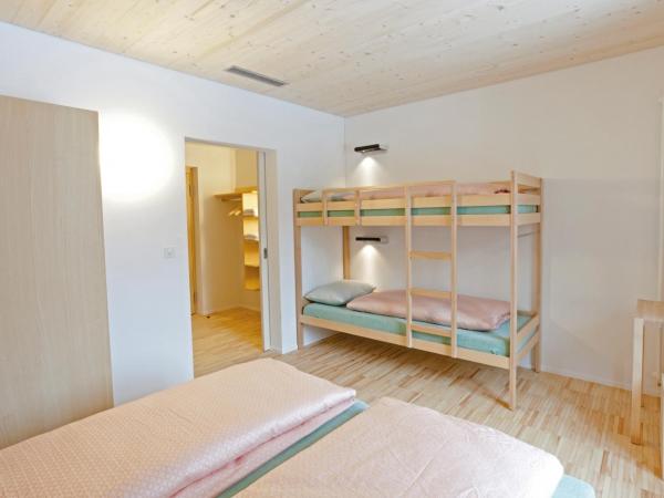 St. Moritz Youth Hostel : photo 2 de la chambre chambre quadruple avec douche