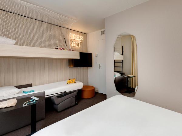 Kyriad Clermont-Ferrand-Sud - La Pardieu : photo 4 de la chambre chambre quadruple