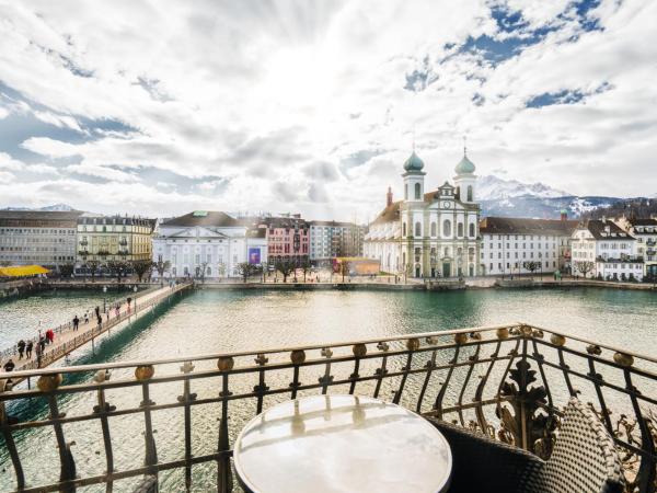 Altstadt Hotel Magic Luzern : photo 2 de la chambre suite lune de miel