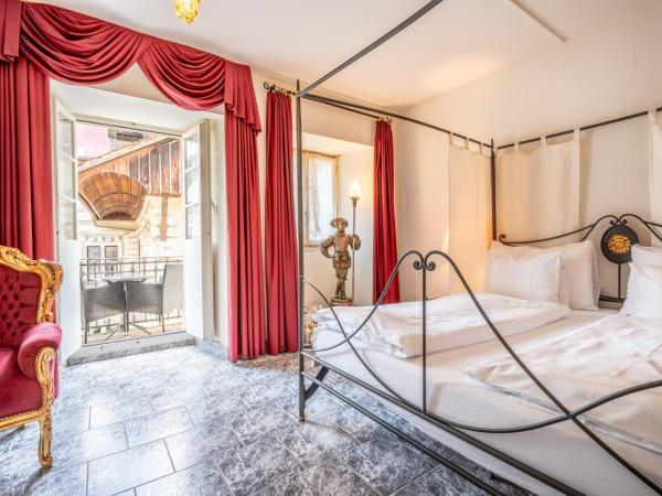 Altstadt Hotel Magic Luzern : photo 8 de la chambre suite cœur de lion avec bain à remous