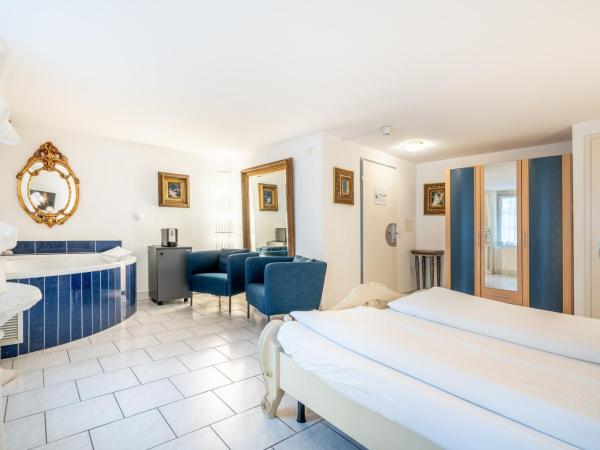 Altstadt Hotel Magic Luzern : photo 6 de la chambre suite baroque avec bain à remous