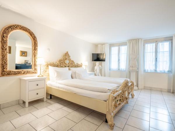 Altstadt Hotel Magic Luzern : photo 4 de la chambre suite baroque avec bain à remous