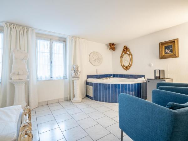 Altstadt Hotel Magic Luzern : photo 9 de la chambre suite baroque avec bain à remous