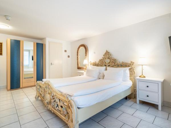 Altstadt Hotel Magic Luzern : photo 8 de la chambre suite baroque avec bain à remous