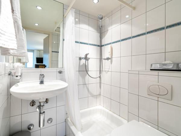 Altstadt Hotel Magic Luzern : photo 10 de la chambre suite baroque avec bain à remous