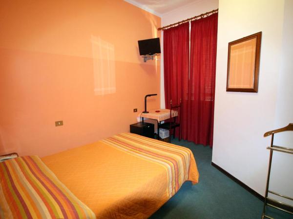 Hotel Italia : photo 10 de la chambre chambre double Économique