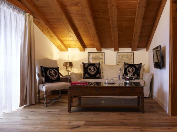 SchlossHotel Zermatt Active & CBD Spa Hotel : photo 1 de la chambre suite familiale