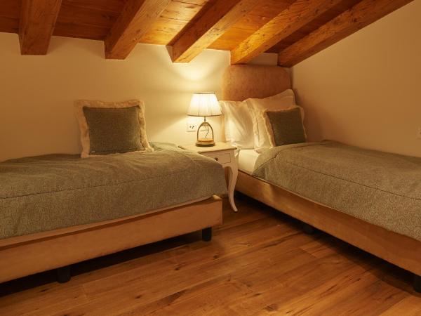SchlossHotel Zermatt Active & CBD Spa Hotel : photo 4 de la chambre suite familiale
