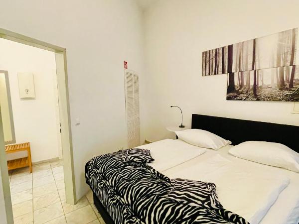 Altstadthotel Hayk am Rhein : photo 5 de la chambre superior studio ground floor no rhine river view 