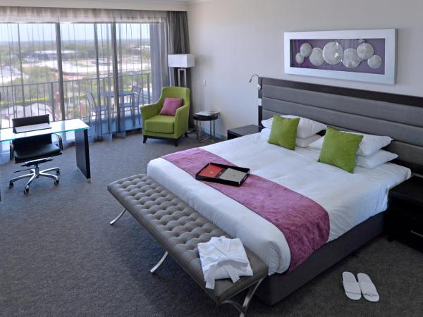 Rydges Palmerston - Darwin : photo 4 de la chambre chambre lit king-size exécutive avec balcon