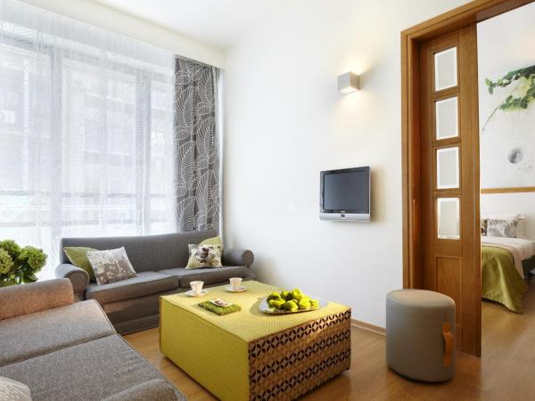 City Hotel Thessaloniki : photo 1 de la chambre suite verte