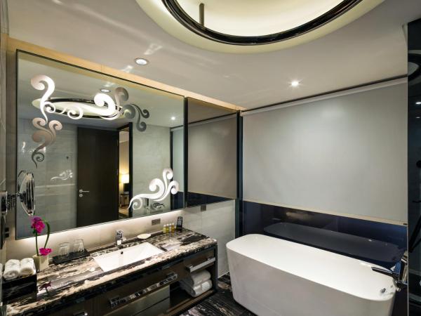 Guangzhou Baiyun Hotel : photo 1 de la chambre grande chambre lit king-size 