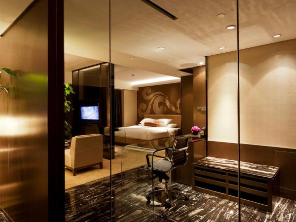 Guangzhou Baiyun Hotel : photo 2 de la chambre grande chambre lit king-size 