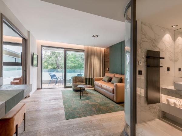 Rivage Hôtel & Spa Annecy : photo 6 de la chambre suite junior familiale avec balcon - accès gratuit au spa
