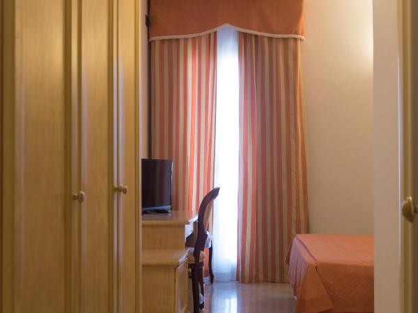 Hotel Stella 2000 : photo 3 de la chambre chambre double ou lits jumeaux