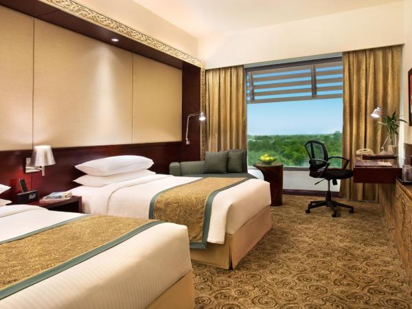 Crowne Plaza Ahmedabad City Centre, an IHG Hotel : photo 5 de la chambre chambre lits jumeaux standard