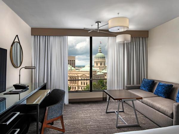 Hyatt Regency Indianapolis at State Capitol : photo 3 de la chambre chambre lit king-size avec canapé-lit et vue