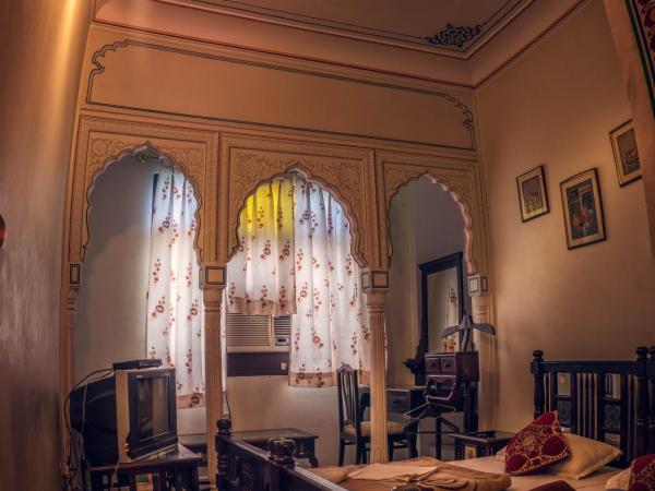 Krishna Palace - A Heritage Hotel : photo 1 de la chambre chambre deluxe double ou lits jumeaux