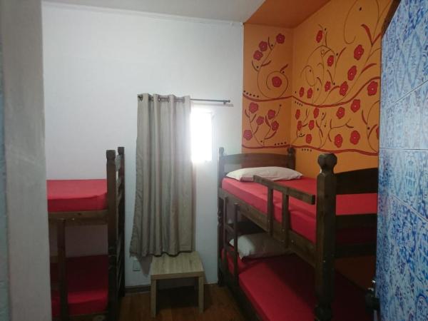 Hostel Calábria na Vila Madalena junto a alegria da Vila : photo 2 de la chambre lit simple dans dortoir mixte