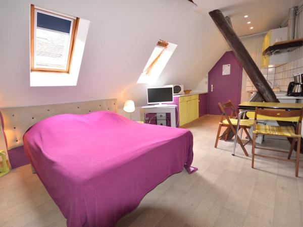 Chambres d'hôtes Chez Caroline : photo 1 de la chambre hébergement les combles