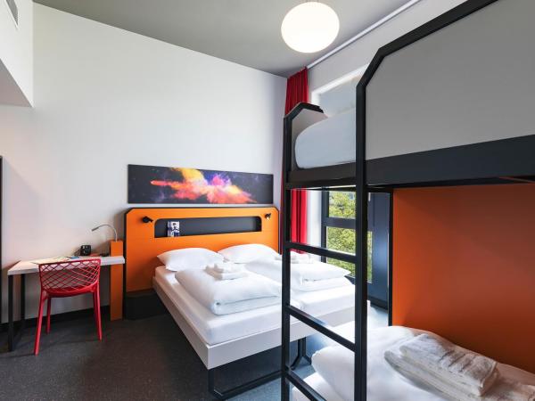 MEININGER Hotel Genève Centre Charmilles : photo 5 de la chambre lit dans dortoir mixte de 6 lits